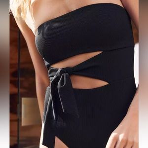 BNWT Aerie Ribbed Wrap Strapless One Piece Swimsuit Sz L